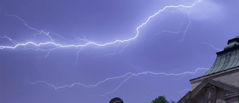 W czwartek trzeba uważać na burze. Możliwy nawet grad