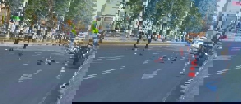 Wypadek w al. Niepodległości. Ranny motocyklista w szpitalu