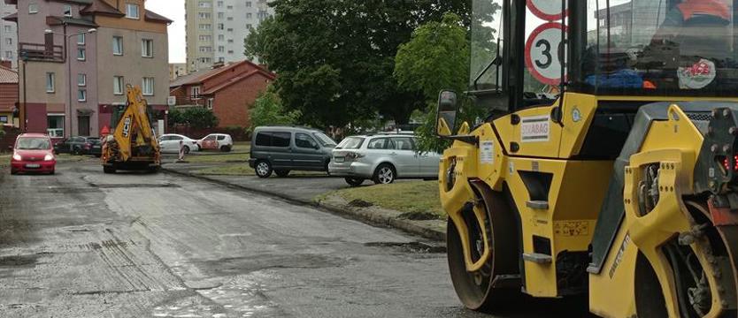 Od frezowania do nowych nakładek. Jezdnie Łubinowej i Dąbrowskiej w remoncie