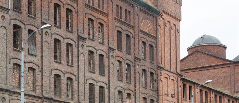 Stara olejarnia wciąż czeka na inwestora. Zabytek z przeszłością i niepewną przyszłością