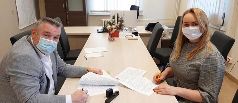 Podpisali umowę na nowe parkomaty w Strefie Płatnego Parkowania
