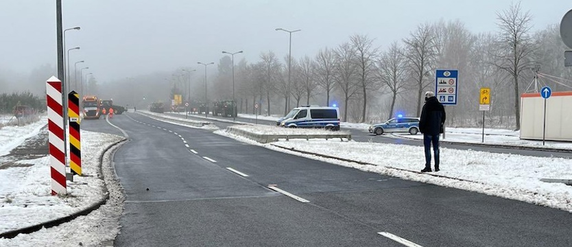 Protest niemieckich rolników. Zamknięte przejścia graniczne w Lubieszynie i w Rosówku