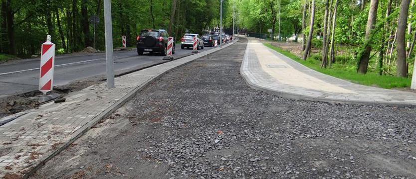 Wahadło na ul. Zegadłowicza. Wakacyjne szlify na węźle Głębokie