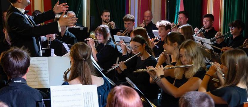 Szczecińska Trzynastka zagra koncert pełen gorących rytmów latino