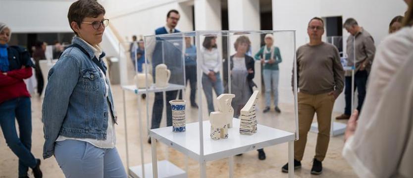 Ceramiczne Dźwigozaury promują Szczecin