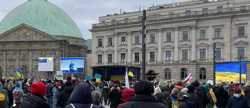 Wołanie o światło nad złem