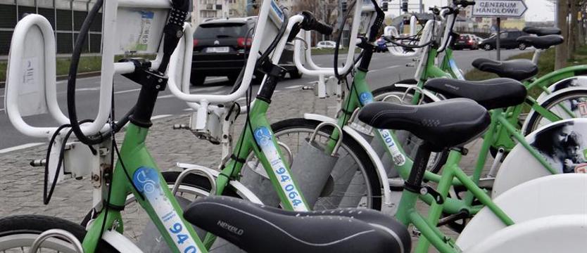 Rowerów brak, można kupić parkomat. System ruszy w marcu
