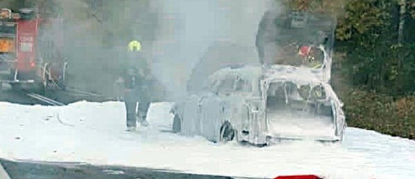 Pożar auta na drodze krajowej nr 20