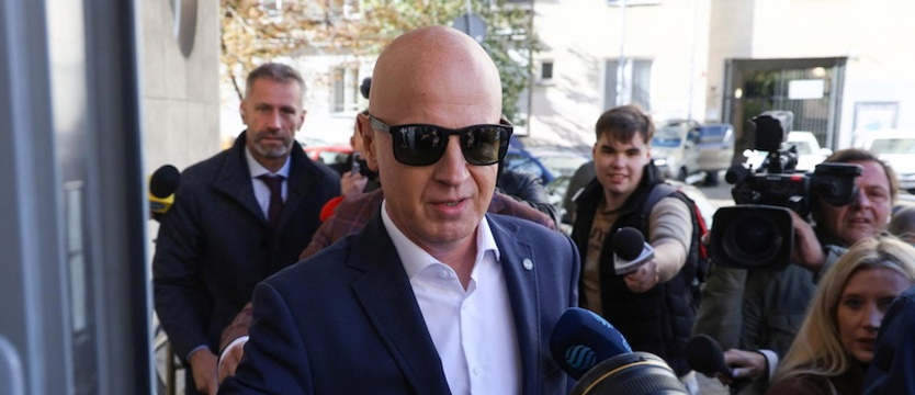 Były komendant główny policji z zarzutem posiadania granatnika bez koncesji