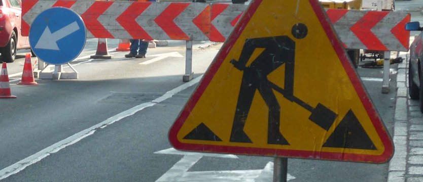 Rusza frezowanie nawierzchni w rejonie placu Zwycięstwa w Szczecinie