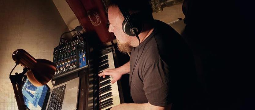 Ruszają Dąbskie Wieczory Filmowe. Muzyka na wodzie na początek