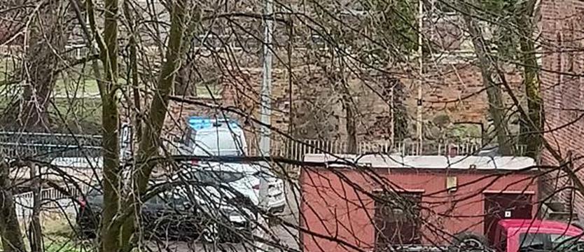 Od rana czekają na koronera. Zwłoki przy archiwum w Stargardzie