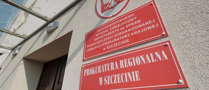 Podejrzenie korupcji w szpitalu w Zdunowie. Trzydzieści osób oskarżonych