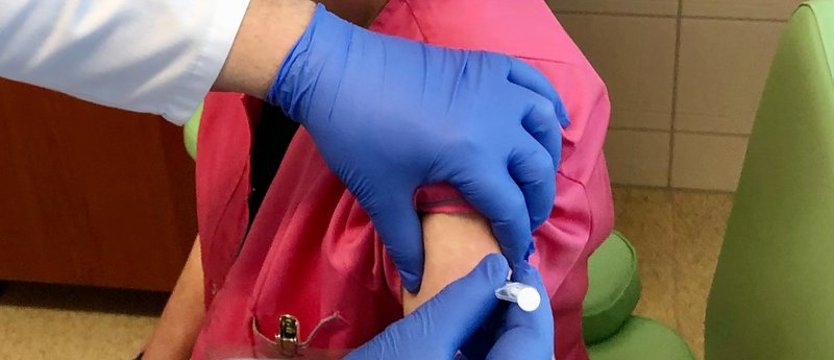 EMA wyda w czwartek zalecenia w sprawie szczepionki AstraZeneca