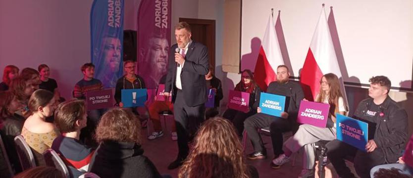 Adrian Zandberg w Szczecinie krytykuje "koryciarstwo"