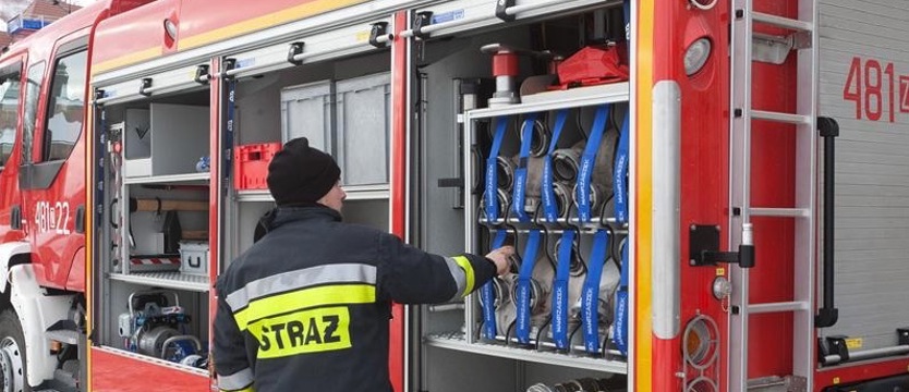 Pożar budynku socjalnego w Baniach. Mieszkańcy stracili dach nad głową