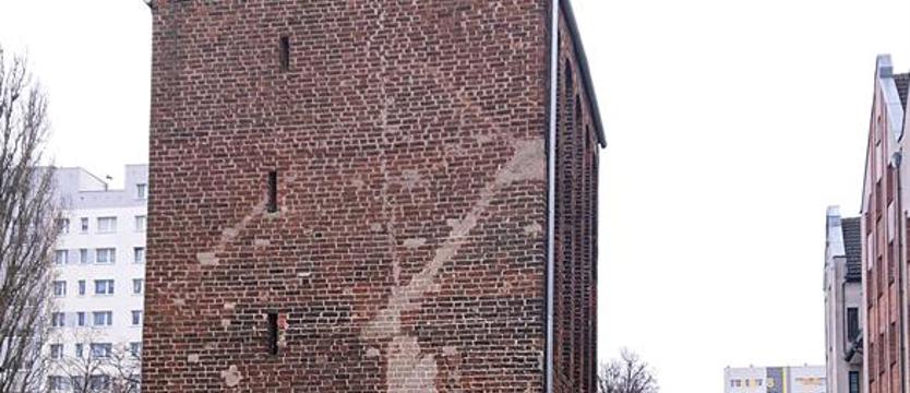 Remont zabytkowej baszty w Kołobrzegu dwukrotnie droższy niż zakładano