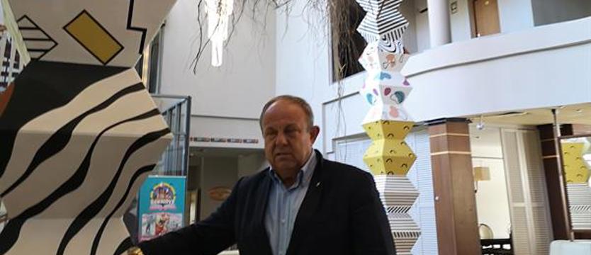 Turyści wracają nad morze (w maseczkach)