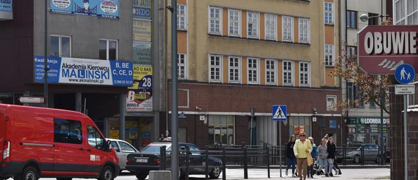 Przejście dla pieszych w Stargardzie tamuje ruch uliczny i jest niebezpieczne