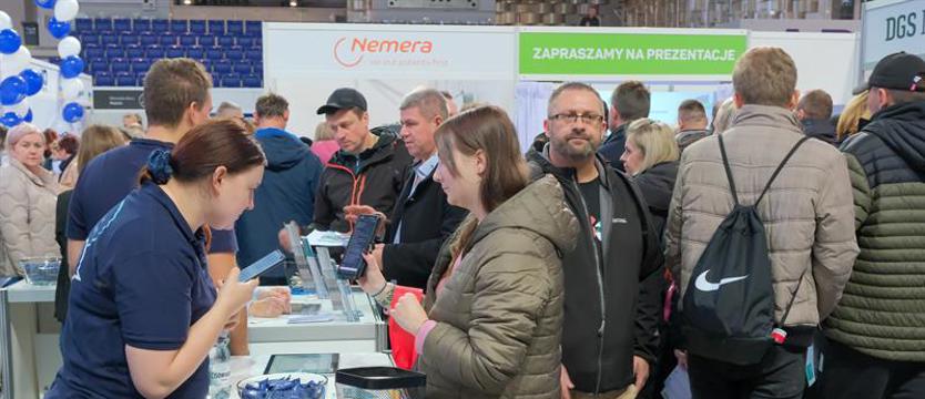 Na rynku pracy wskaźniki stabilne, ale ofert znacznie mniej