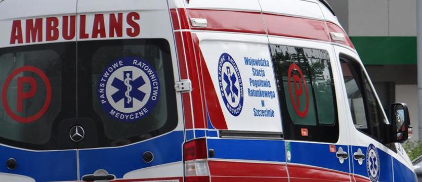 Wypadek w centrum Szczecina. Skuterem wjechał pod tramwaj