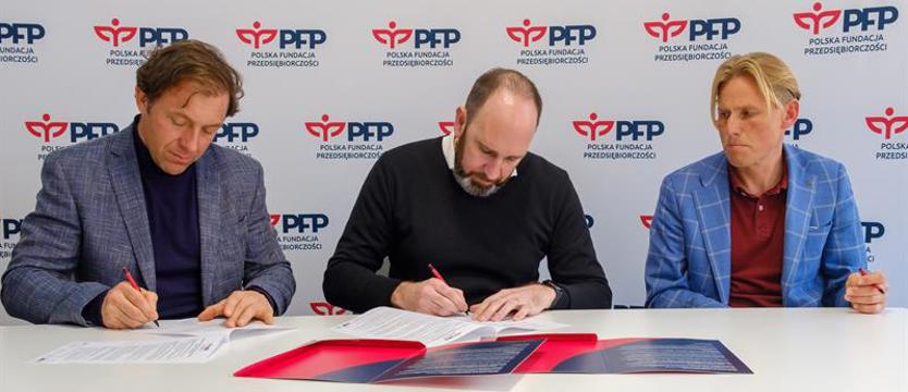 Dla pomagających poszkodowanym przez wojnę 