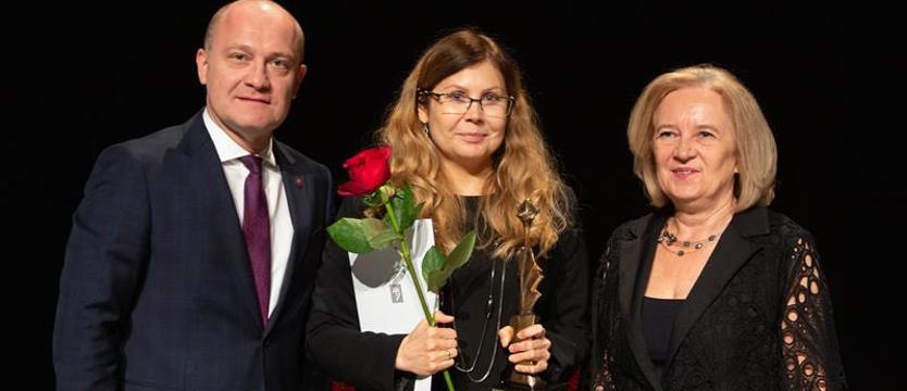 Nagrodzono 192 pedagogów i jednego "Pierwszego wśród równych". Nauczycielska gala w  „Pleciudze"