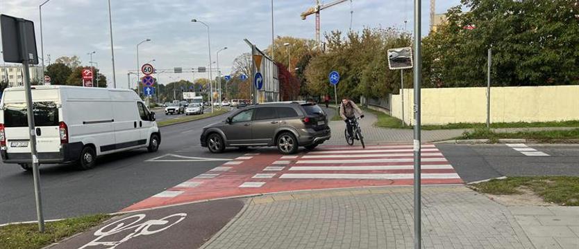 Niebezpieczna ścieżka rowerowa w pobliżu szkoły na szczecińskim Zakolu