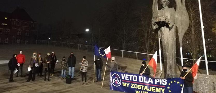 Zgromadzeni przy Aniele Wolności: Zostaję w Unii Europejskiej