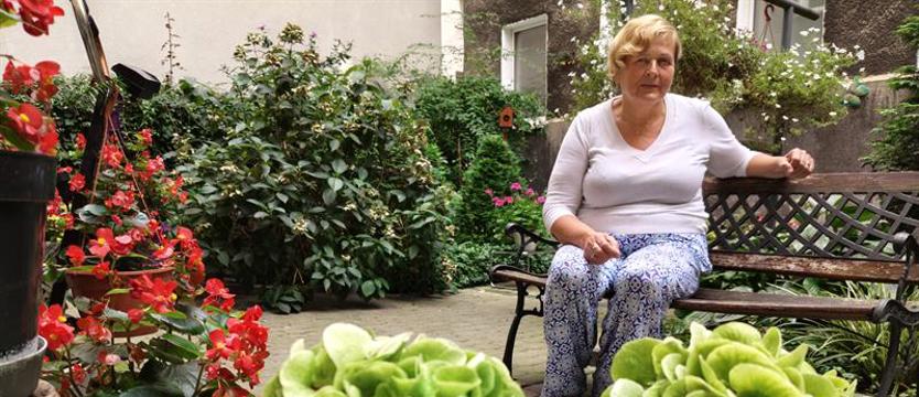 (kurier.kwiaty.11) Ogród dla przełamania szarości
