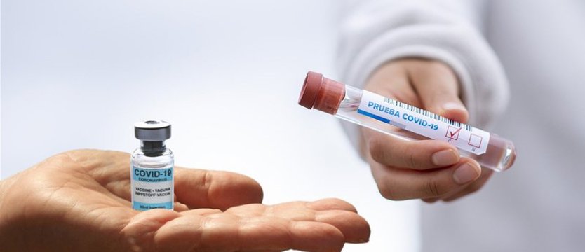 Pfizer czy Moderna - która szczepionka chroni dłużej?  Są nowe wyniki badań