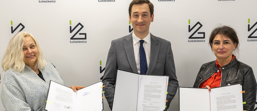 Sieć Badawcza Łukasiewicz udostępni osobom Głuchym klasykę polskiej i światowej literatury