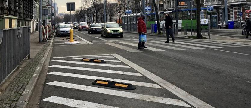 Bezpieczniej przy przejściach