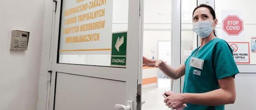 W regionie w środę przeszło 1200 przypadków SARS-CoV-2. Zmarło aż 35 osób