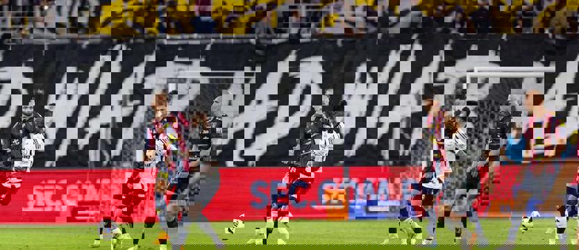 Piłka nożna. Pogoń pokonała Legię, a na stadionie rekord i spokój