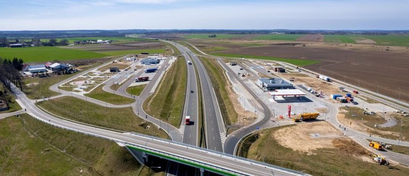 Pierwsze stacje paliw otwarte na  odcinku S6 Goleniów - Koszalin