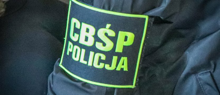 CBŚP zatrzymało byłego wicepremiera i jego syna ws. nielegalnych papierosów