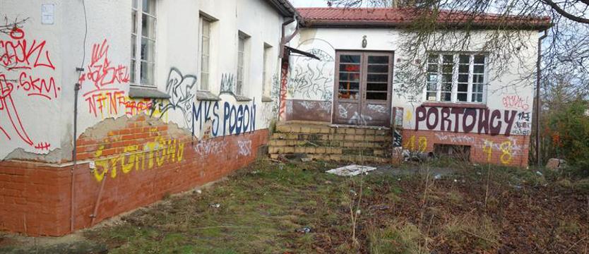 Mieszkańcy Bezrzecza pytają: Co dalej z budynkiem po bibliotece?