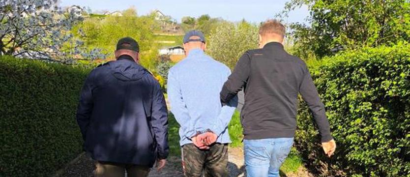 41-latek z Pyrzyc poszukiwany listem gończym. Ukrywał się na działkach w Szczecinie