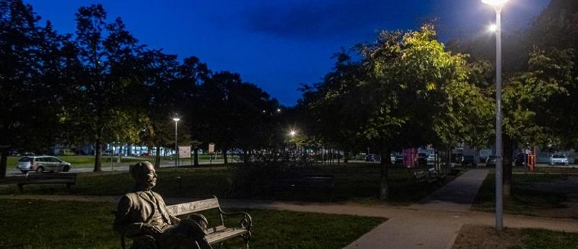 Na skwerze jaśniej i bezpieczniej. Dzięki inicjatywie mieszkańców