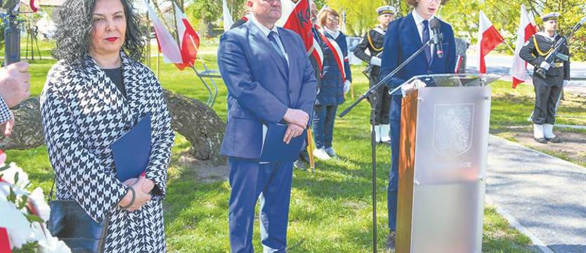 Uroczystość odsłonięcia obelisku i posadzenia Dębów Pamięci