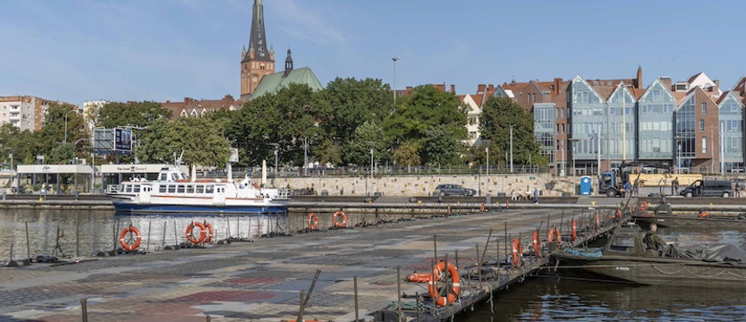 Budują mosty na Odrze