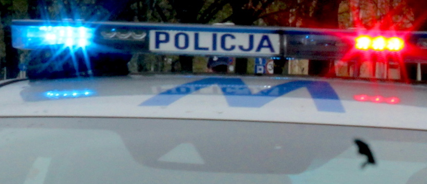 Miał narkotyki w aucie i organizmie. Chciał zepchnąć radiowóz i potrącił policjanta