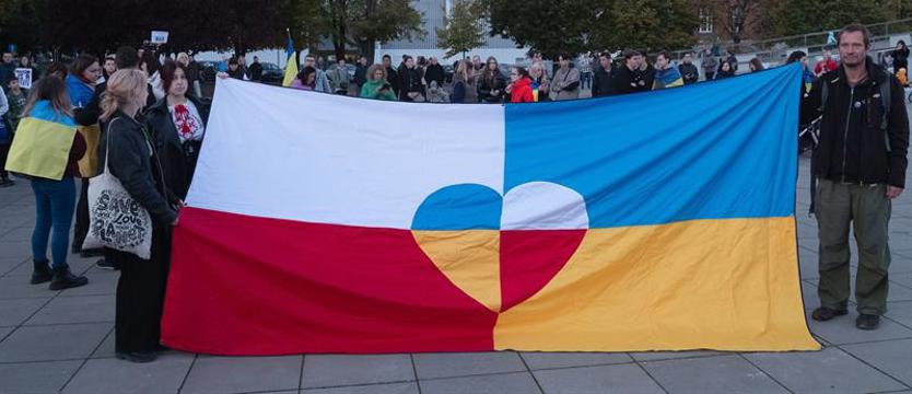 Protest pod Aniołem Wolności. "Rosja to kraj terrorystów!"