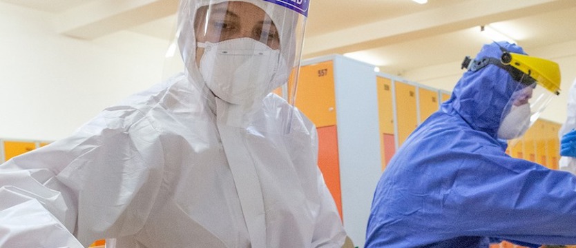 W piatek ponad 650 zakażeń koronawirusem. O ponad 100 więcej niż przed tygodniem