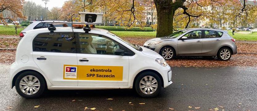 Taxi bez przywilejów. Czekał na pasażera, dostał mandat