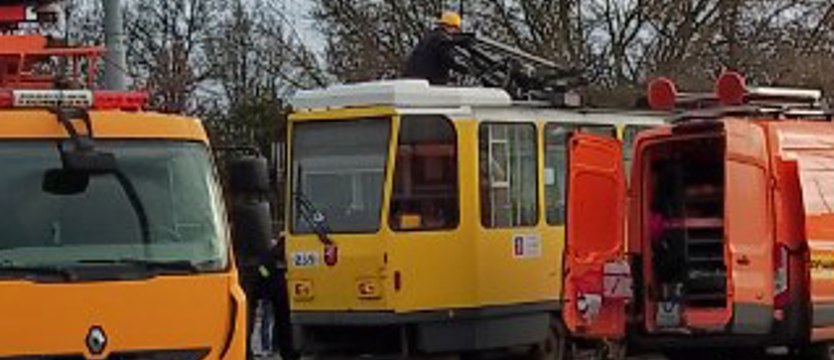 Pomorzany znów z problemami. Powodem uszkodzony pantograf