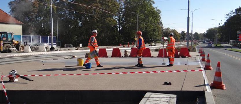Łękno odblokowywane na raty. Przebudowa w długim poślizgu, ale bliżej końca