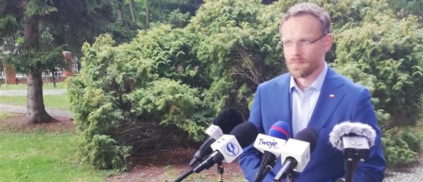 Zakaz korzystania z Odry i jeziora Dąbie utrzymany. Do odwołania