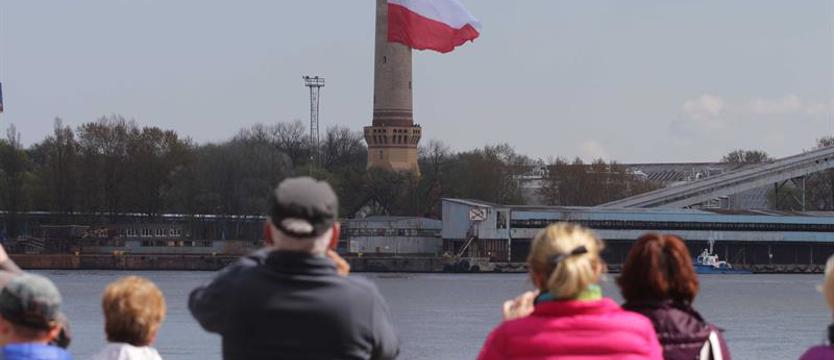 Zabytki bez drogi, mieszkańcy bez plaży?